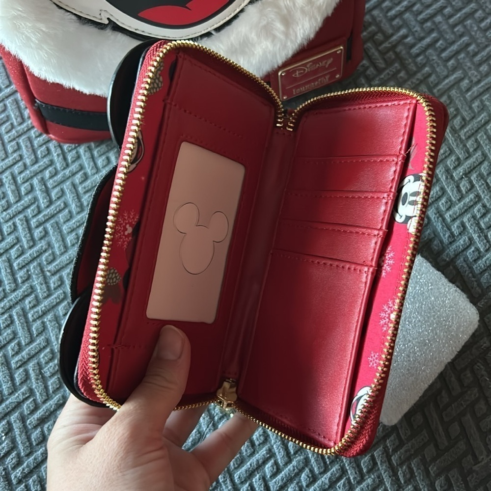 NWT Disney Mickey Mouse Santa Christmas Mini Backpack and Matching Wallet - Picture 8 of 11